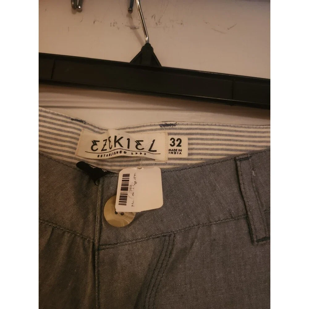 Ezekiel Shorts Mens 32 Blue Check Flat Front Chino Lightweight